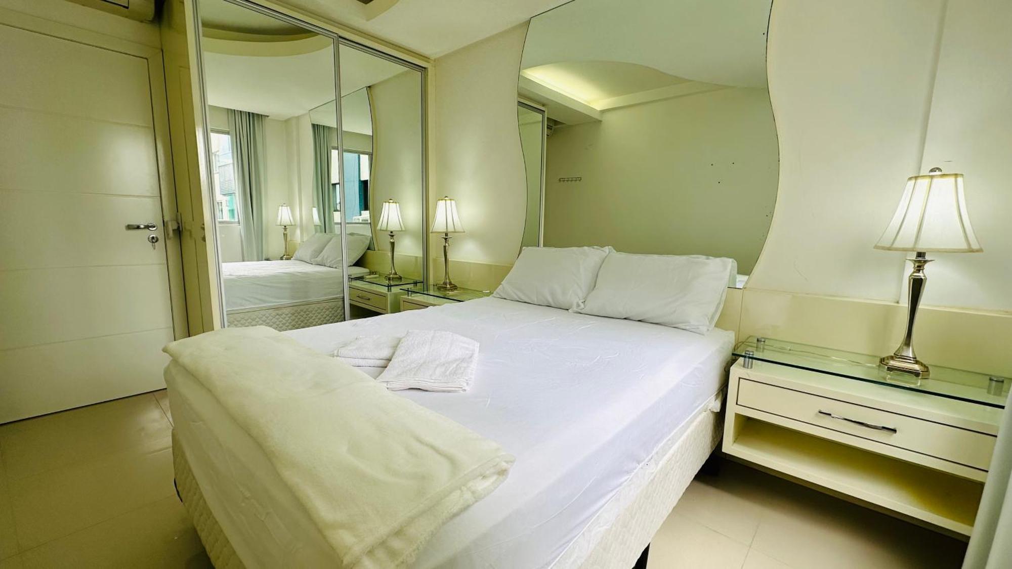 4 Dormitorios, 50 Metros Do Mar! Apartamento *
